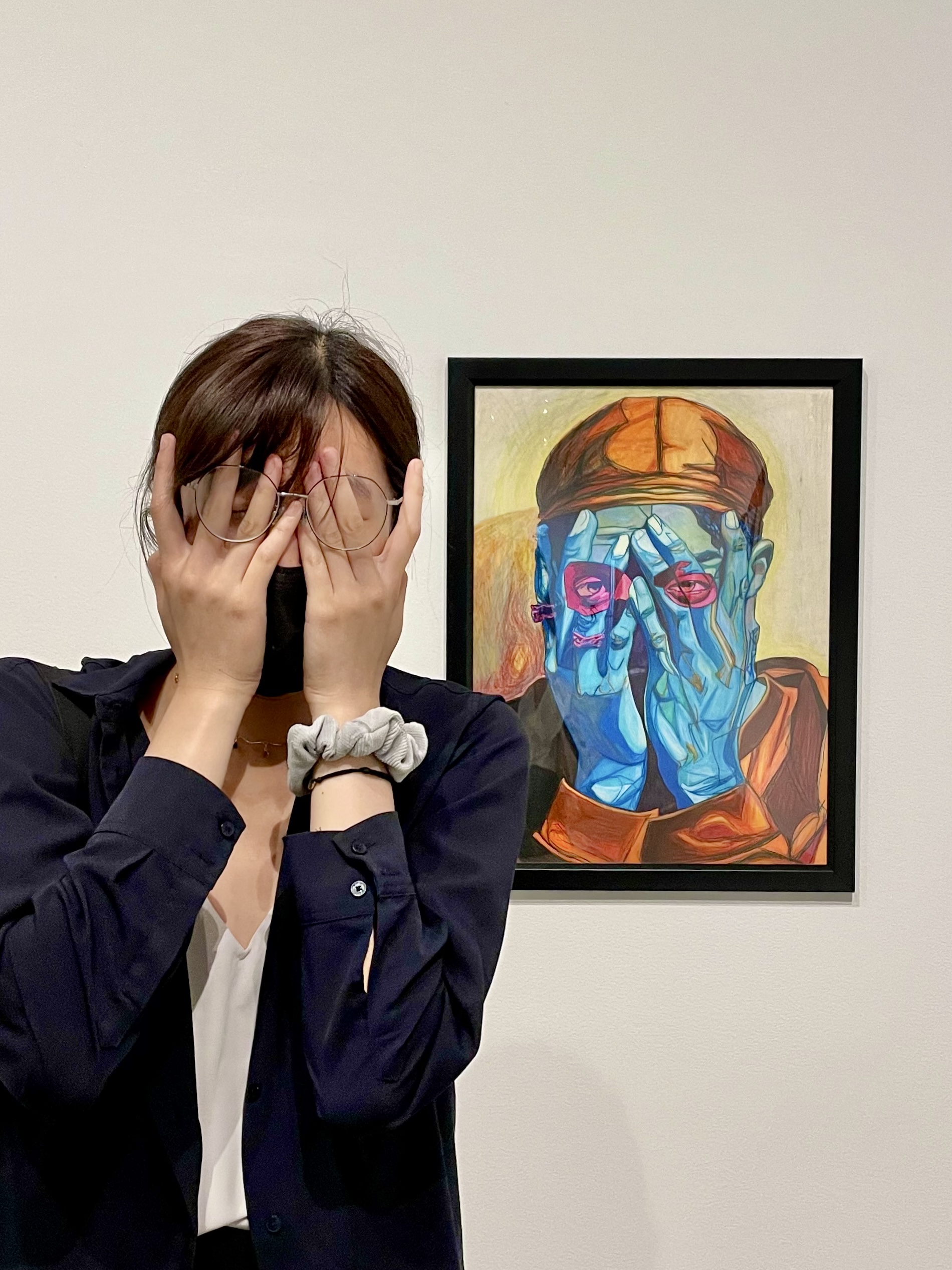 Sophia mimicking artwork at a museum